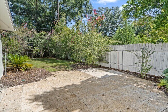 Building Photo - 3820 NW 15 Ave