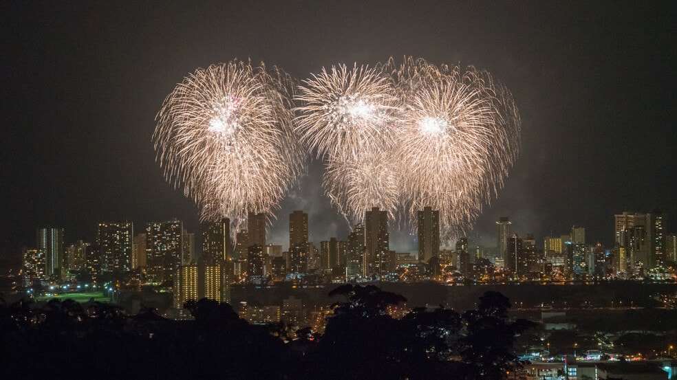 Shot by tenant from deck - Friday night fireworks ! - 3043 Alencastre Pl