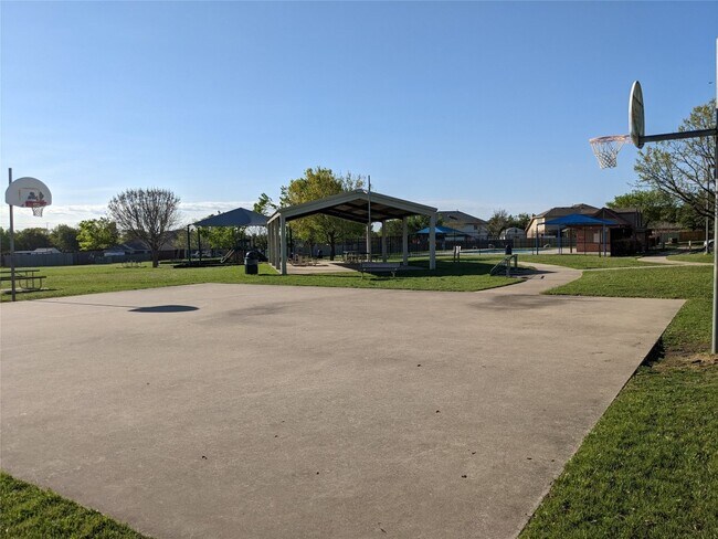 Building Photo - 17518 Wiseman Dr