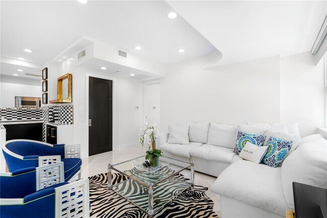 Building Photo - 209 N Fort Lauderdale Beach Blvd