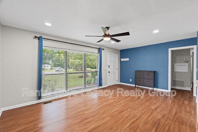 Building Photo - 3872 Marianna Rd