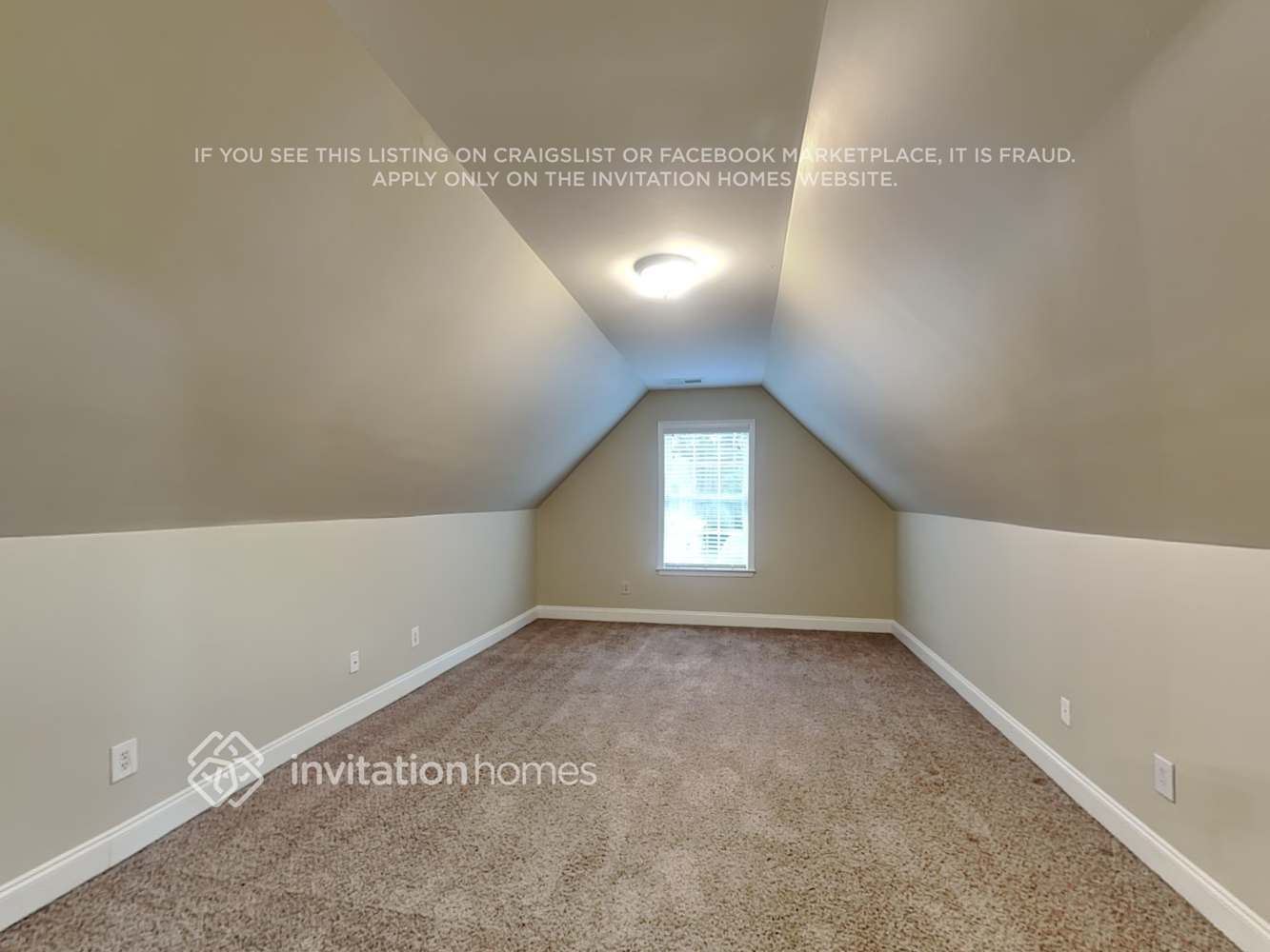 Building Photo - 490 Roland Manor Dr