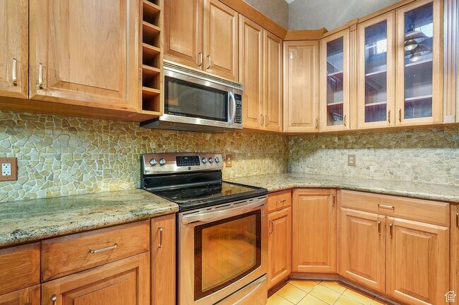 Building Photo - Scenic Mountain View Rental Minutes from Shopping & Trails!