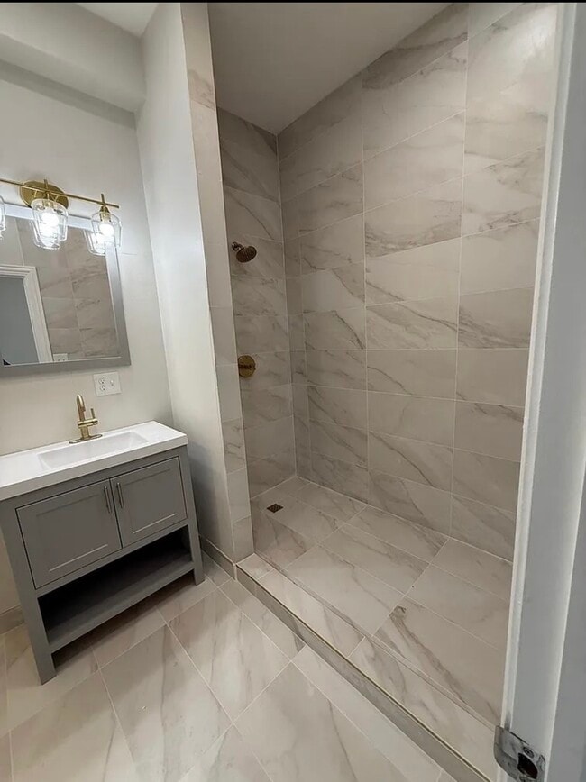 Building Photo - 5753 S Peoria St