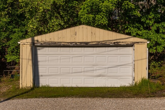 Building Photo - 70 Water Oak Ln