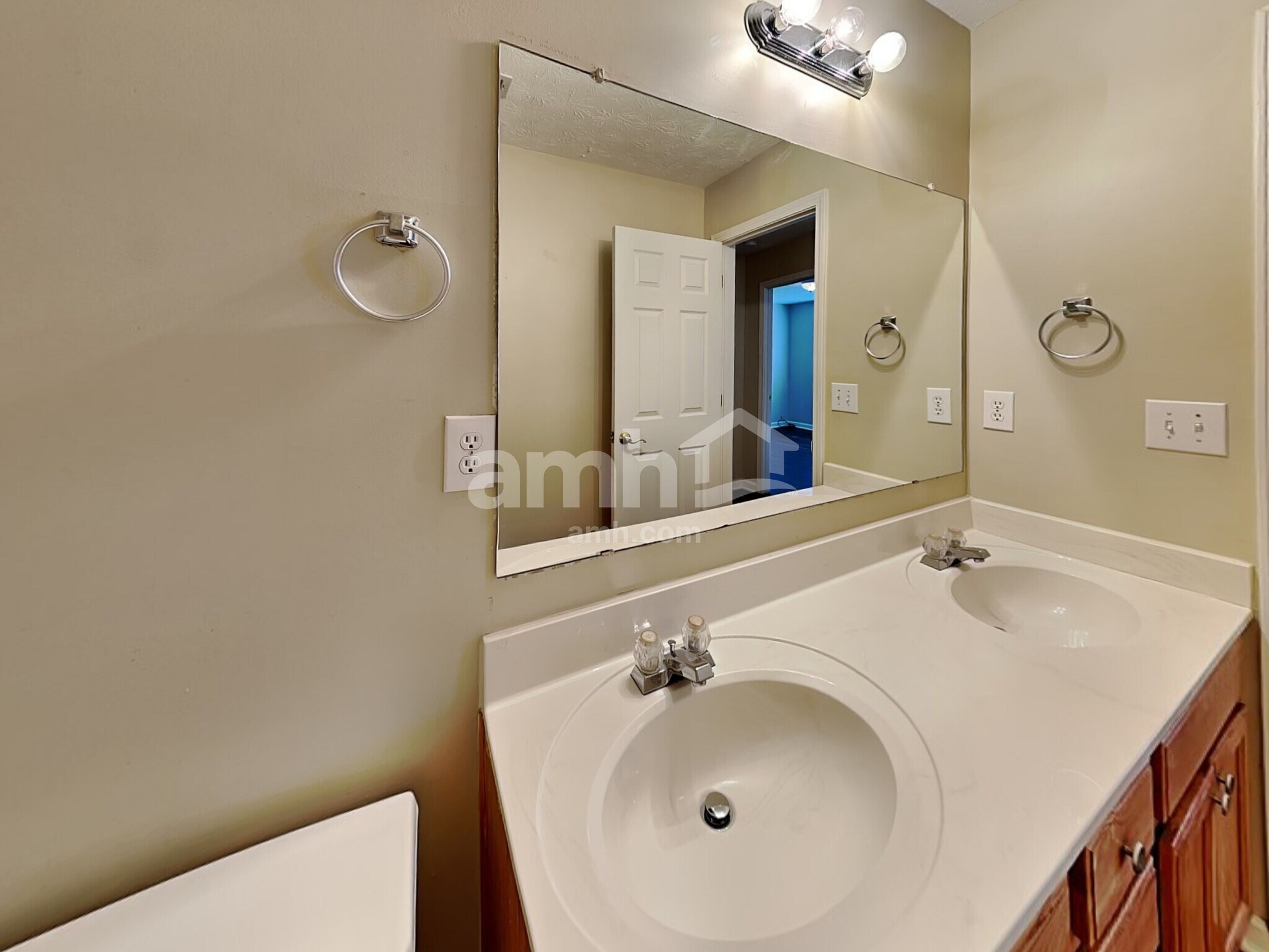 Building Photo - 540 Gables Ct