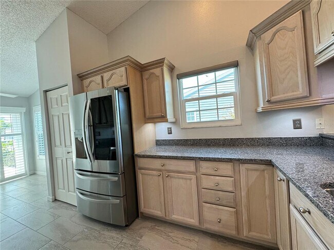 Building Photo - 1005 Pelican Ct