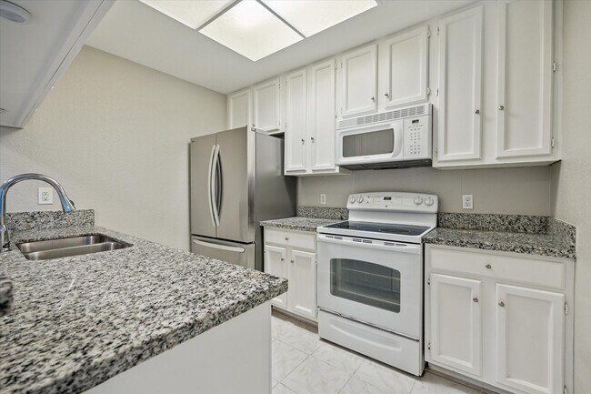 Building Photo - 11711 Memorial Dr