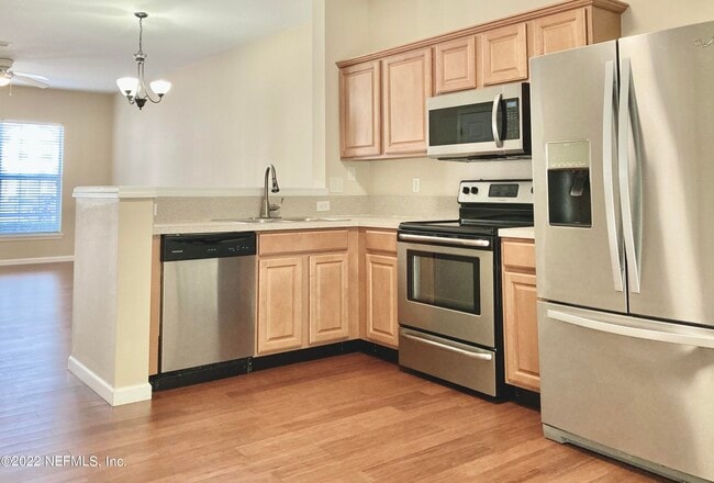 Building Photo - 8424 Thornbush Ct