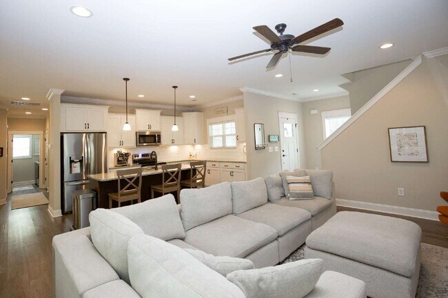 Building Photo - "Charming 4-Bedroom Retreat with Fireplace and 3 Full Baths in Aberdeen!"