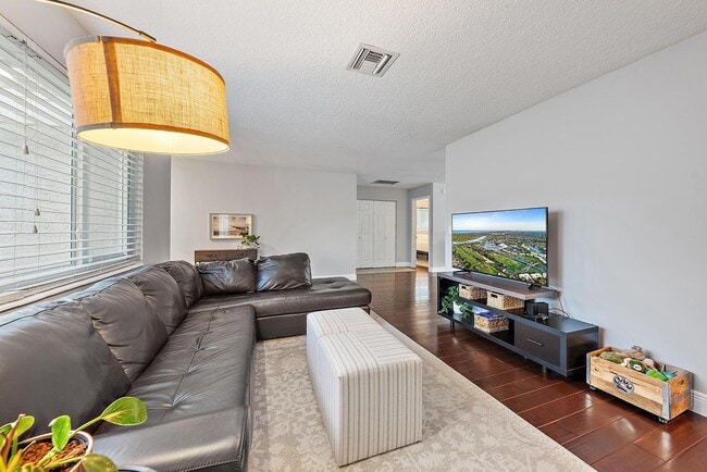 Building Photo - 3931 Flag Dr