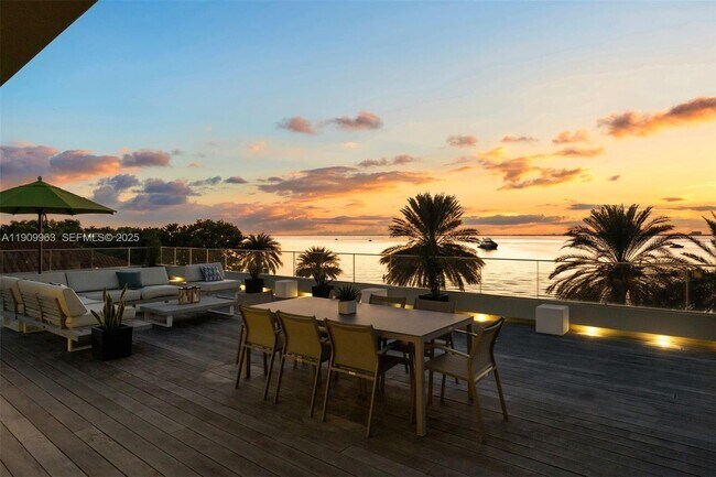 Building Photo - 360 Harbor Dr