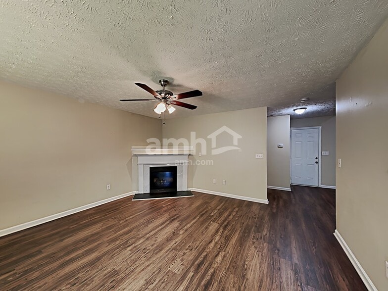 Building Photo - 1130 Saint Phillips Ct