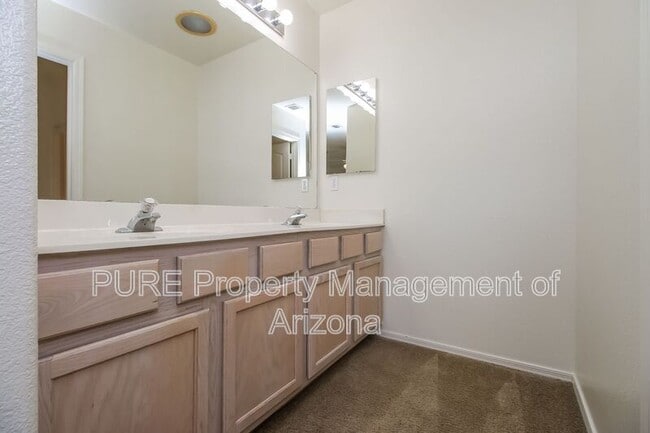 Building Photo - 5665 W Galveston St