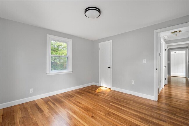 Building Photo - 111 Missouri Dr