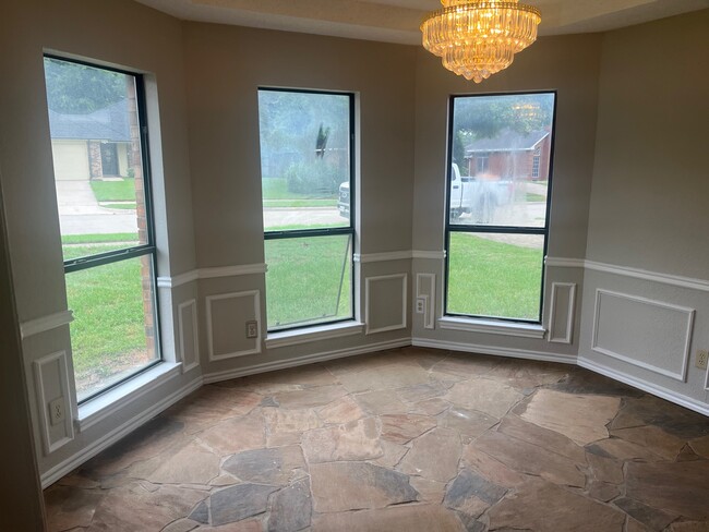 dining room pic 2 - 2213 Oak Bluff Dr