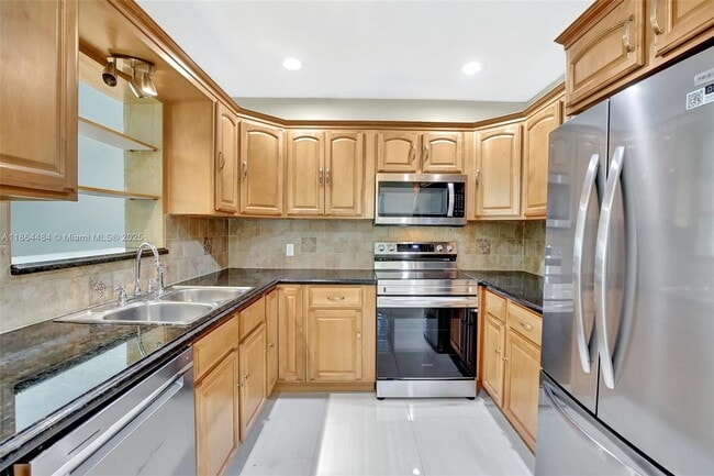 Building Photo - 100 N Hibiscus Ct