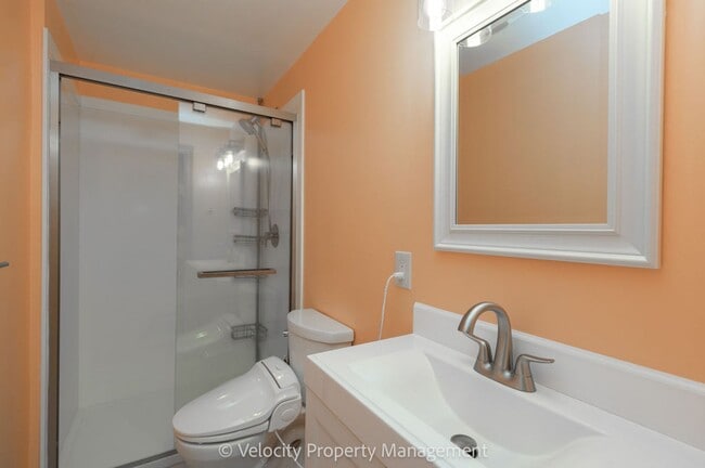 Building Photo - Beautiful home on a large half acre lot!