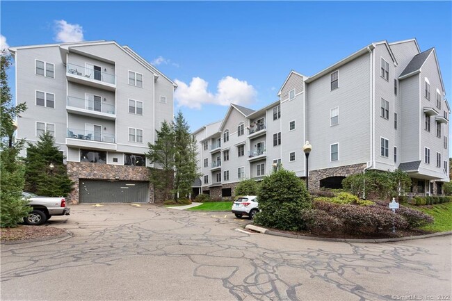 Building Photo - 105 Richards Ave