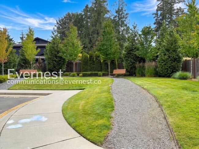Building Photo - 4 Bed/2.5 Bath Home with Garage / Available Now!