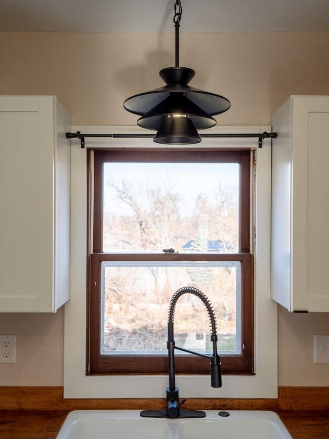 Building Photo - Westwood