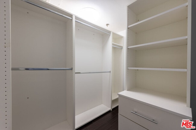 Building Photo - 10660 Wilshire Blvd