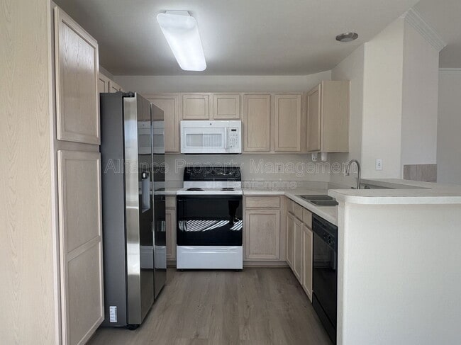 Building Photo - 3890 Strawberry Field Grove