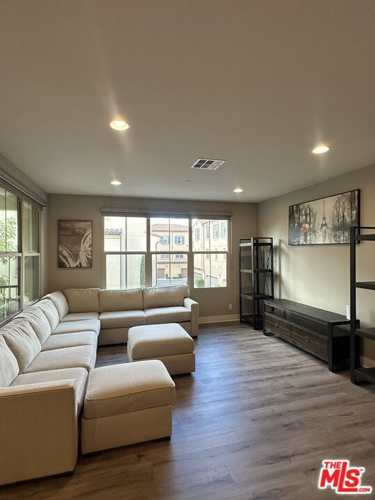 Building Photo - 72 Capricorn