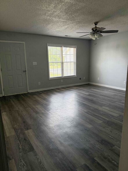 Building Photo - 123 Baileys Park Ln