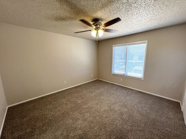 Building Photo - **BEAUTIFUL WHISPERWOOD COMMUNITY CONDO**