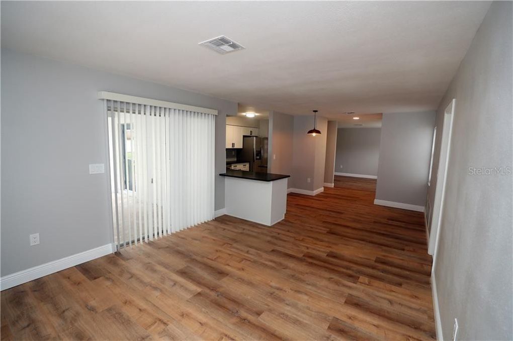Building Photo - 1643 W Orangecrest Ave