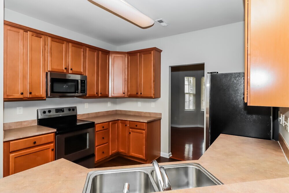 Building Photo - 12201 Palomar Dr