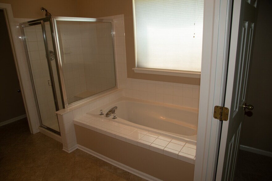 Building Photo - 12584 Autumn Gate Way