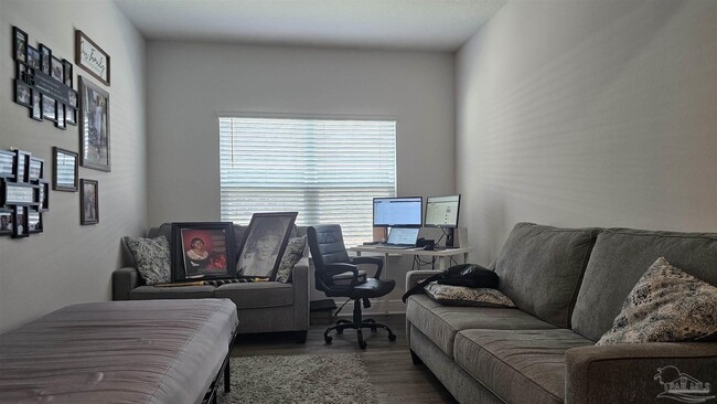 Building Photo - 7811 Burnside Lp