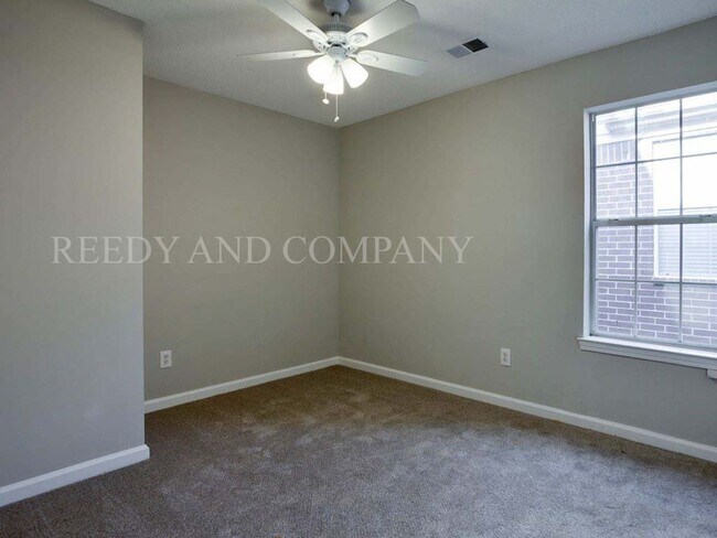 Building Photo - 7149 Charlton Way