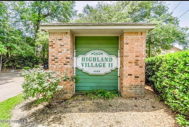 Building Photo - 4464 Highland Rd