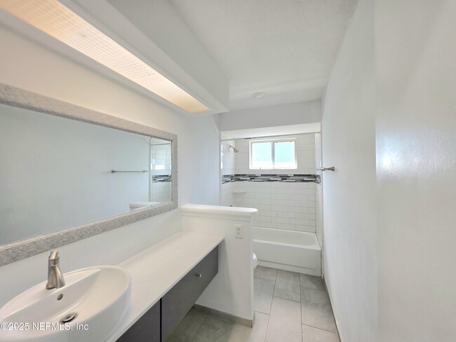 Building Photo - 6753 Newgate Cir E