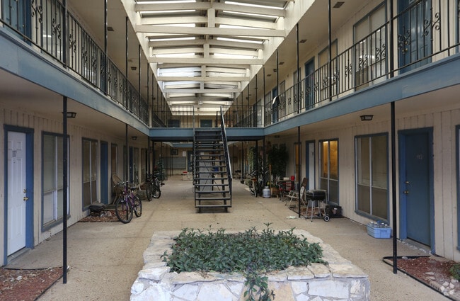 Mesa Apartments - Mesa Brentwood Apartments