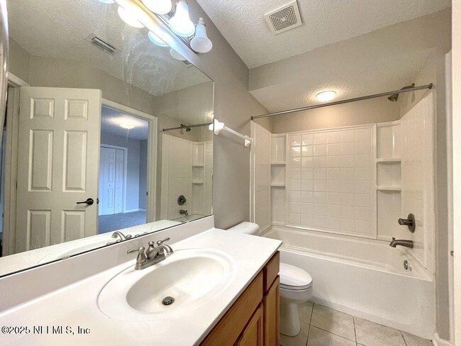 Building Photo - 3550 Hartsfield Forest Cir