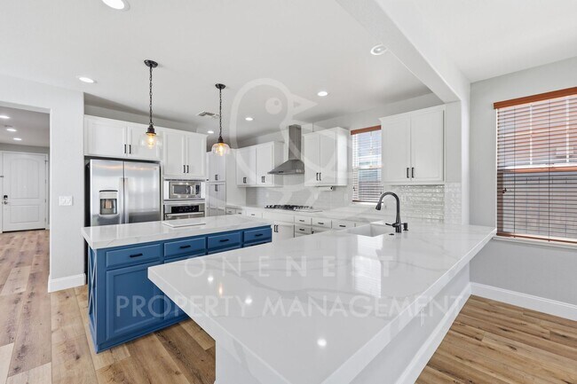 Building Photo - 2127 Ranch View Dr