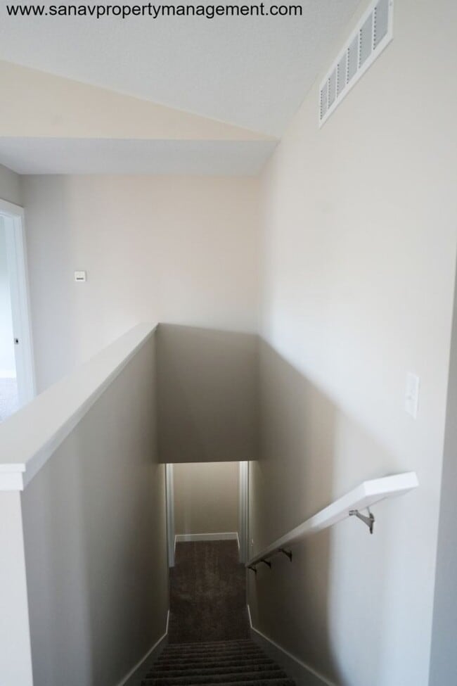 Building Photo - "Modern Comfort Meets Convenience: Your Ideal Home in Waukee"