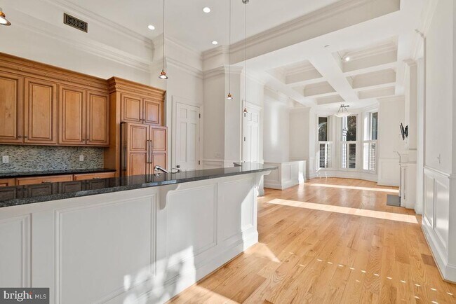 Building Photo - 4 Logan Cir NW