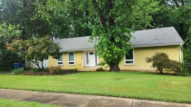 Building Photo - 5 BR Near Ft. Belvoir and Historic Mt. Vernon