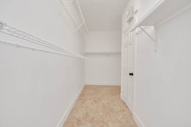 Building Photo - 13515 Scarab Dr
