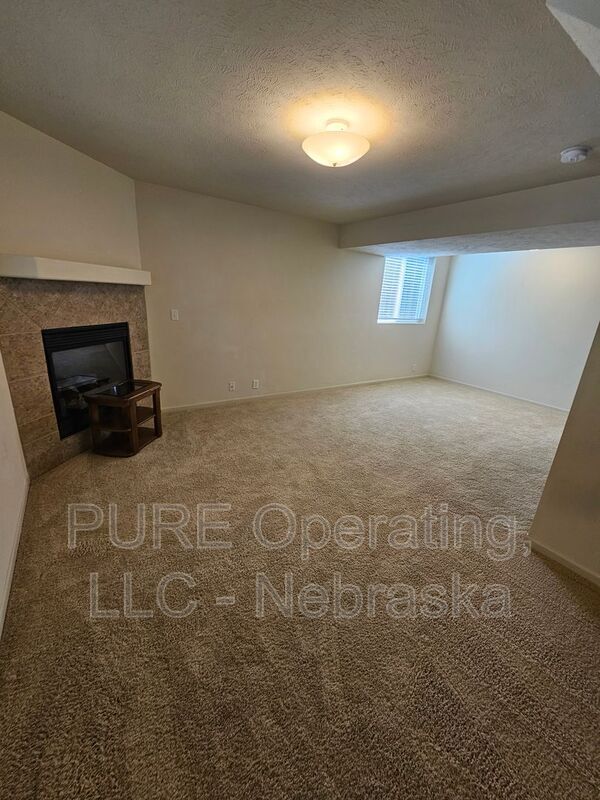 Building Photo - 16860 Larimore Ave