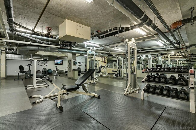 Building Photo - Amazing Studio 2 blocks from Petco Park w/...