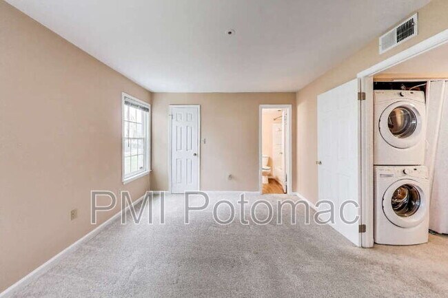 Building Photo - 14038 Vista Dr