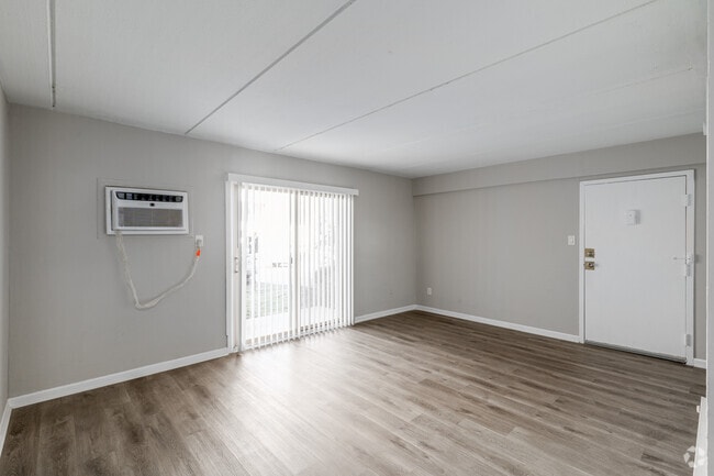 2 BR, 2 BA - 900SF - Living Room - Reserve at Mill Creek