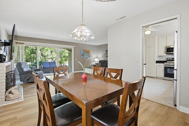 Building Photo - $3,200 - Charming 2-Bedroom + Optional 3rd Bedroom/Office Condo in Desirable Oaks North 55+ Commu...