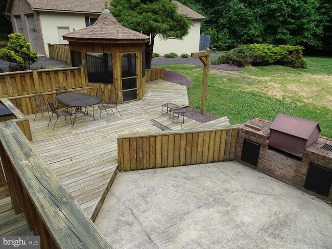 Building Photo - 3842 Stoneybrook Rd